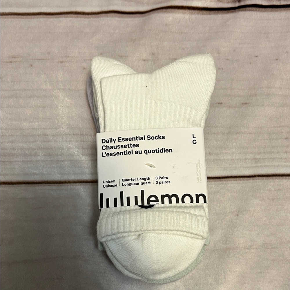 lululemon athletica Classic White green purple Socks large 9.5-12 women’s